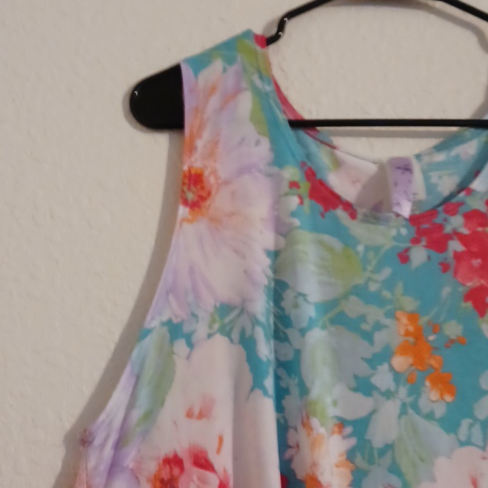 Spring tank top - Picture 3 of 3